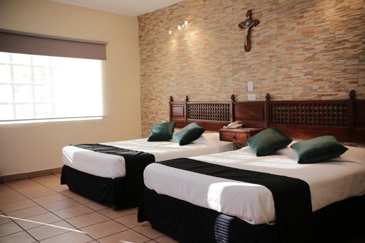 Hotel Posada Santa Fe Sabinas Exterior photo